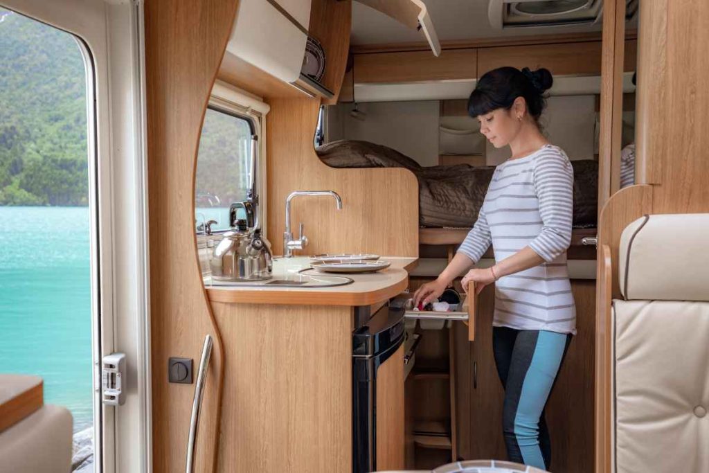 Cooking food, drinking and washing dishes off road - how many caravan water tanks do you need?